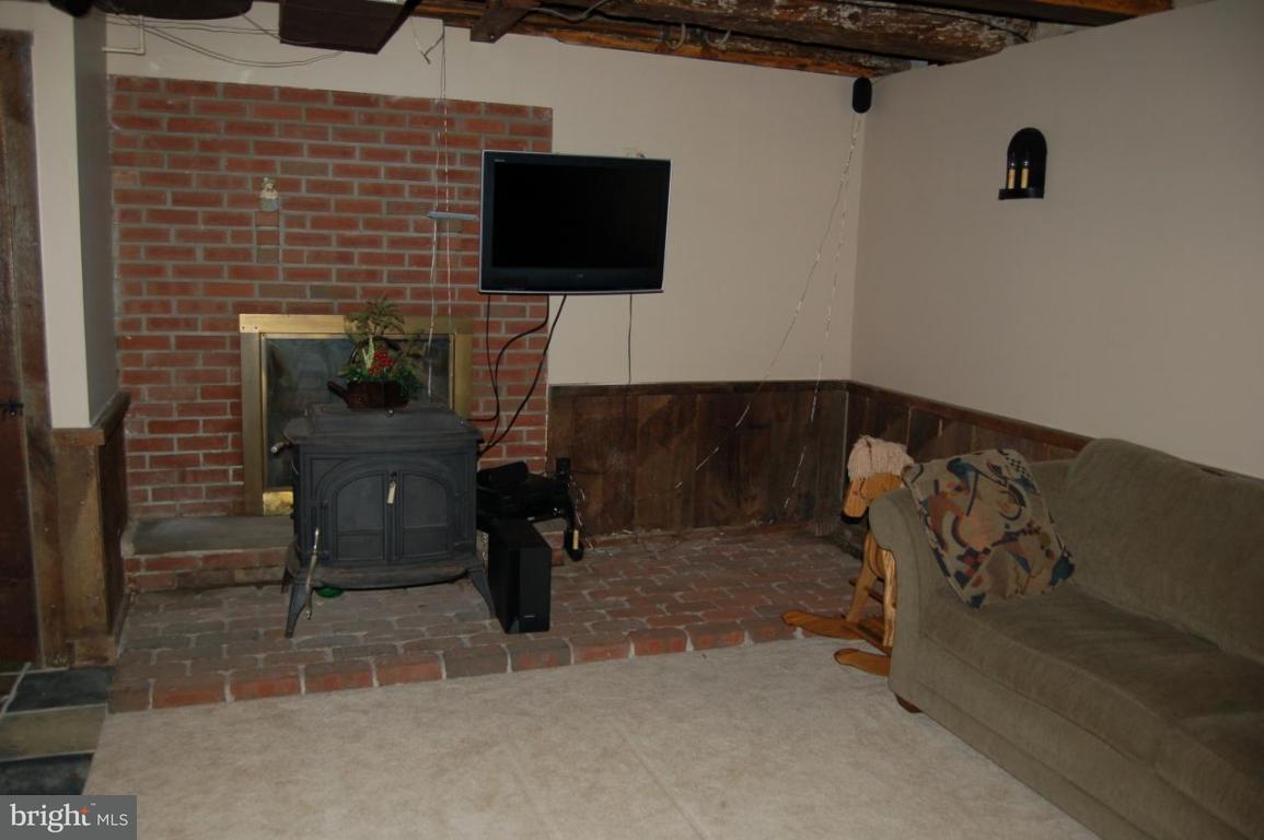 2551 Camp Road Manheim, PA 17545 - Photo 7 of 32