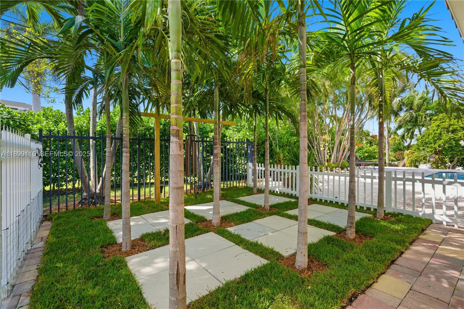 3901 Northeast 25th Avenue Lighthouse Point, FL 33064 - Photo 25 of 27