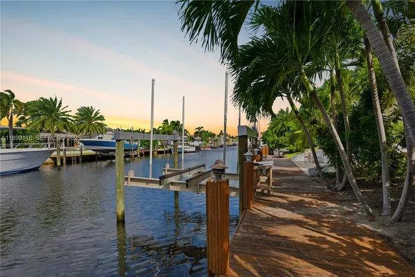 $1,975,000 | 3901 Northeast 25th Avenue, Lighthouse Point, FL 33064