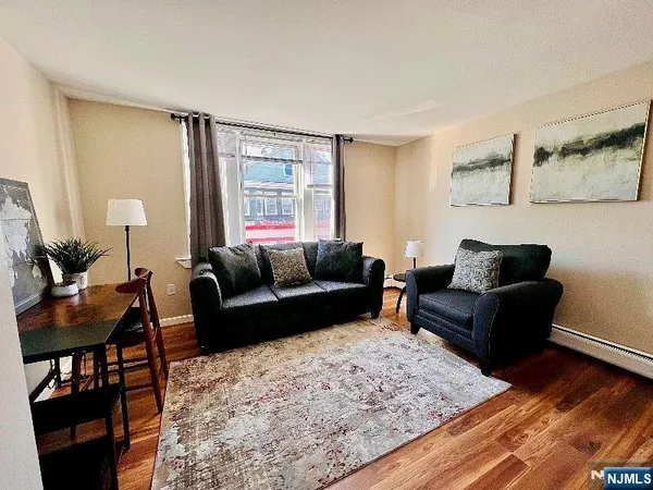 $1,850 | 138 Park Avenue, East Rutherford, NJ 07073