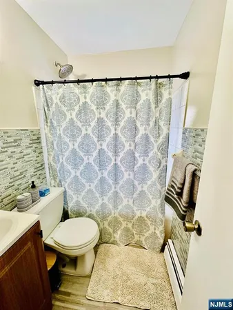 $1,850 | 138 Park Avenue, East Rutherford, NJ 07073