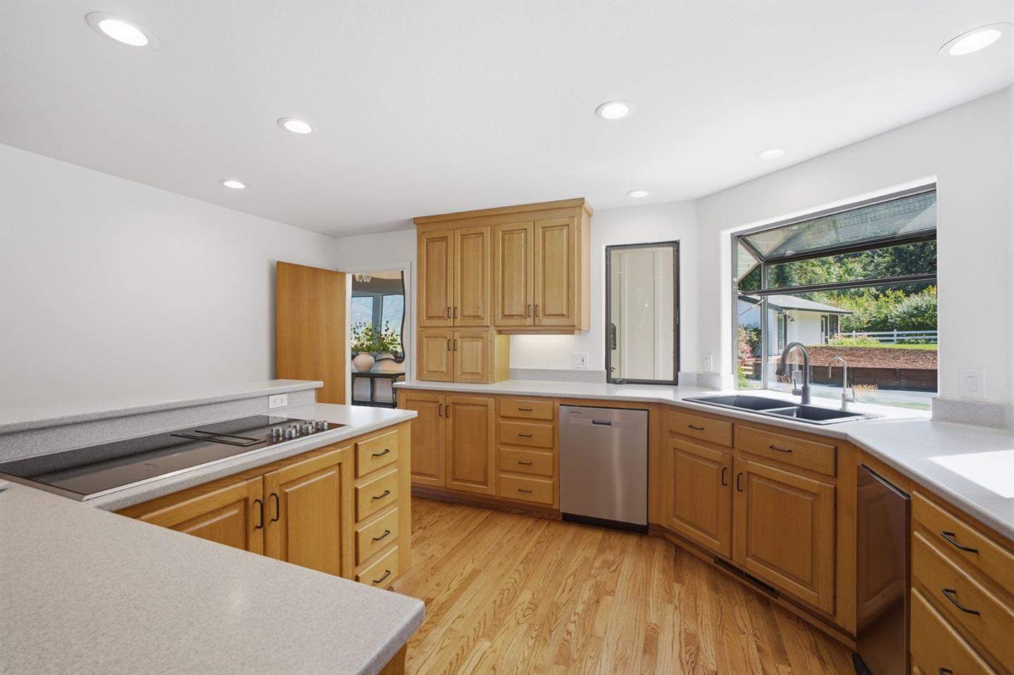 17575 Mountain Charlie Road Los Gatos, CA 95033 - Photo 26 of 62 Gallery Image 26