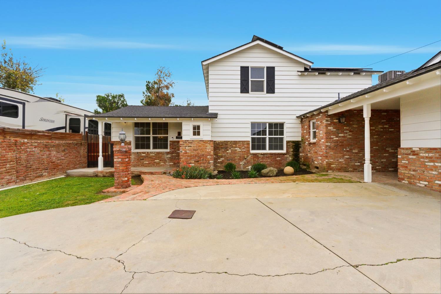 2111 Carter Way Hanford, CA 93230 - Photo 13 of 68