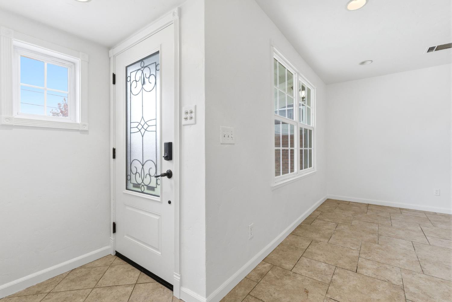 2111 Carter Way Hanford, CA 93230 - Photo 15 of 68