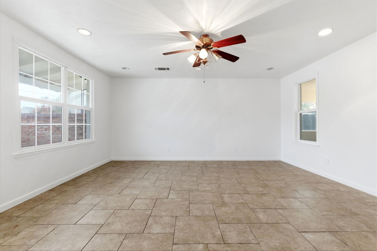 2111 Carter Way Hanford, CA 93230 - Photo 16 of 68