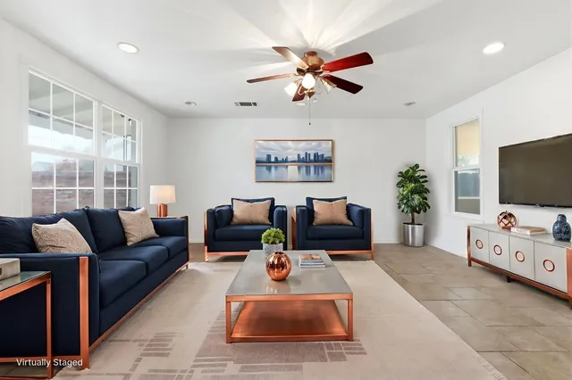 $385,000 | 2111 Carter Way, Hanford, CA 93230