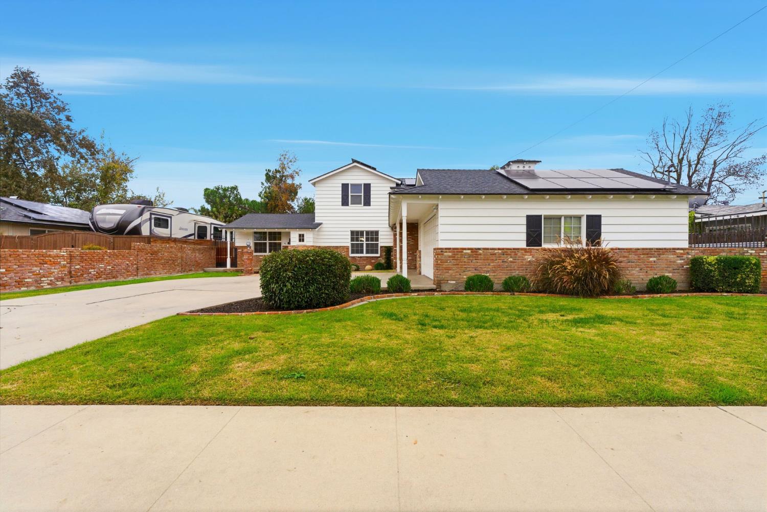 2111 Carter Way Hanford, CA 93230 - Photo 2 of 68