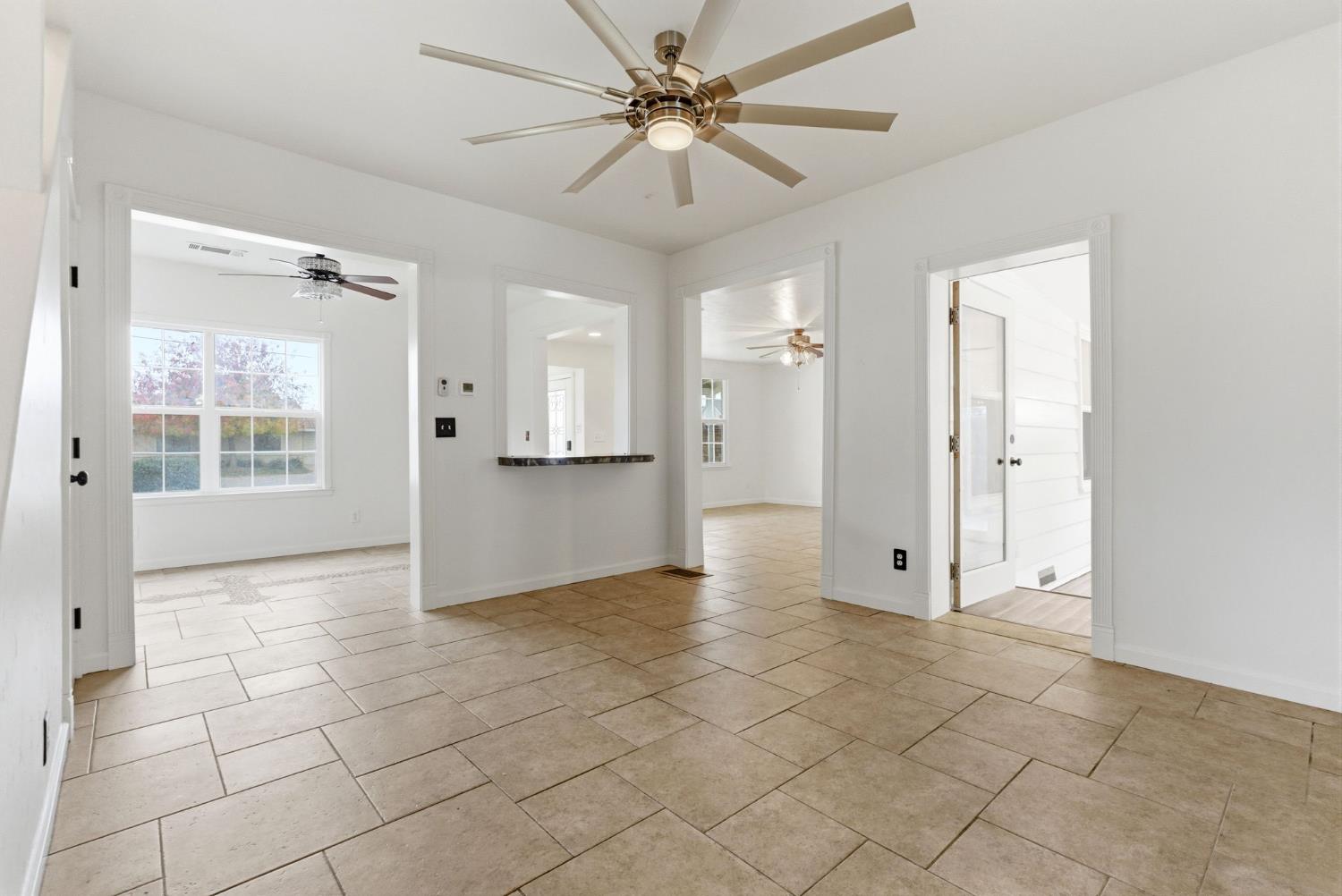 2111 Carter Way Hanford, CA 93230 - Photo 27 of 68