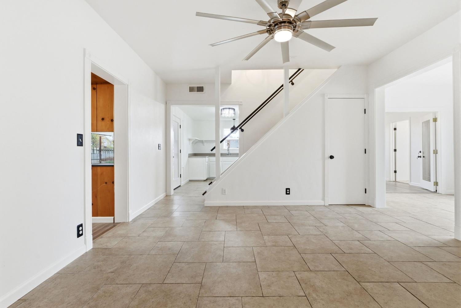 2111 Carter Way Hanford, CA 93230 - Photo 28 of 68