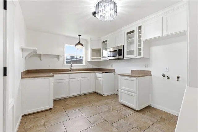 $385,000 | 2111 Carter Way, Hanford, CA 93230