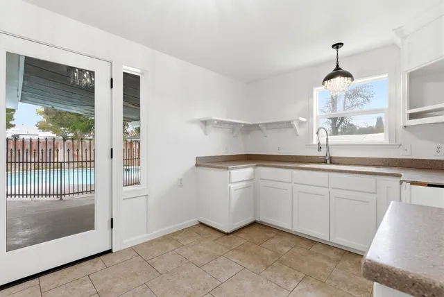 $385,000 | 2111 Carter Way, Hanford, CA 93230