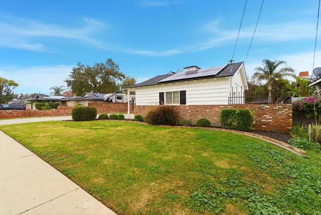 $385,000 | 2111 Carter Way, Hanford, CA 93230