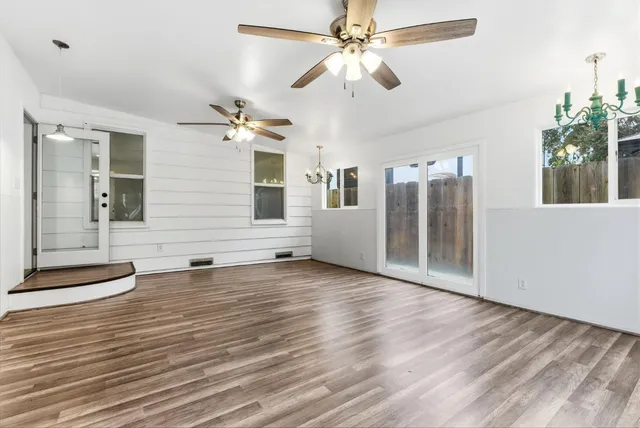 $385,000 | 2111 Carter Way, Hanford, CA 93230