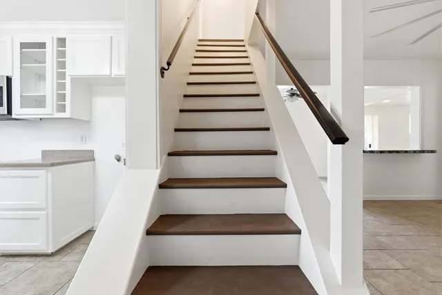 $385,000 | 2111 Carter Way, Hanford, CA 93230