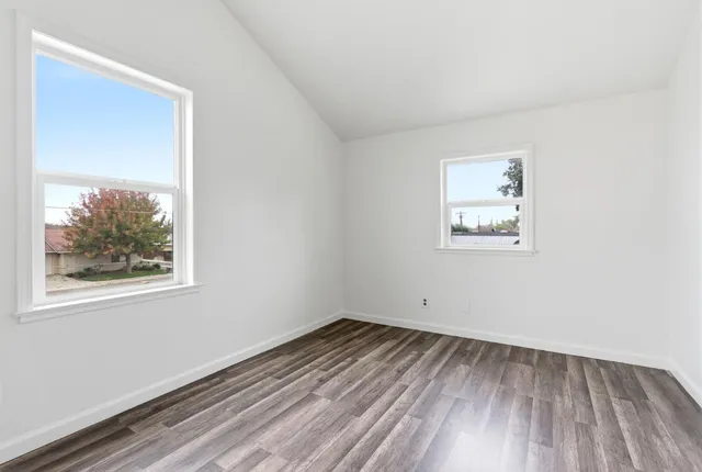 $385,000 | 2111 Carter Way, Hanford, CA 93230