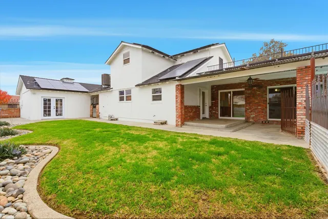 $385,000 | 2111 Carter Way, Hanford, CA 93230