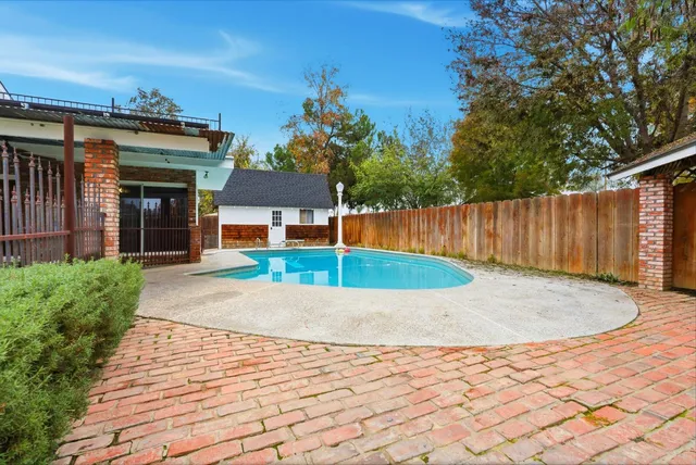 $385,000 | 2111 Carter Way, Hanford, CA 93230