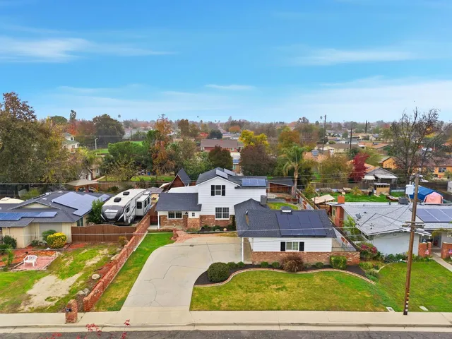 $385,000 | 2111 Carter Way, Hanford, CA 93230