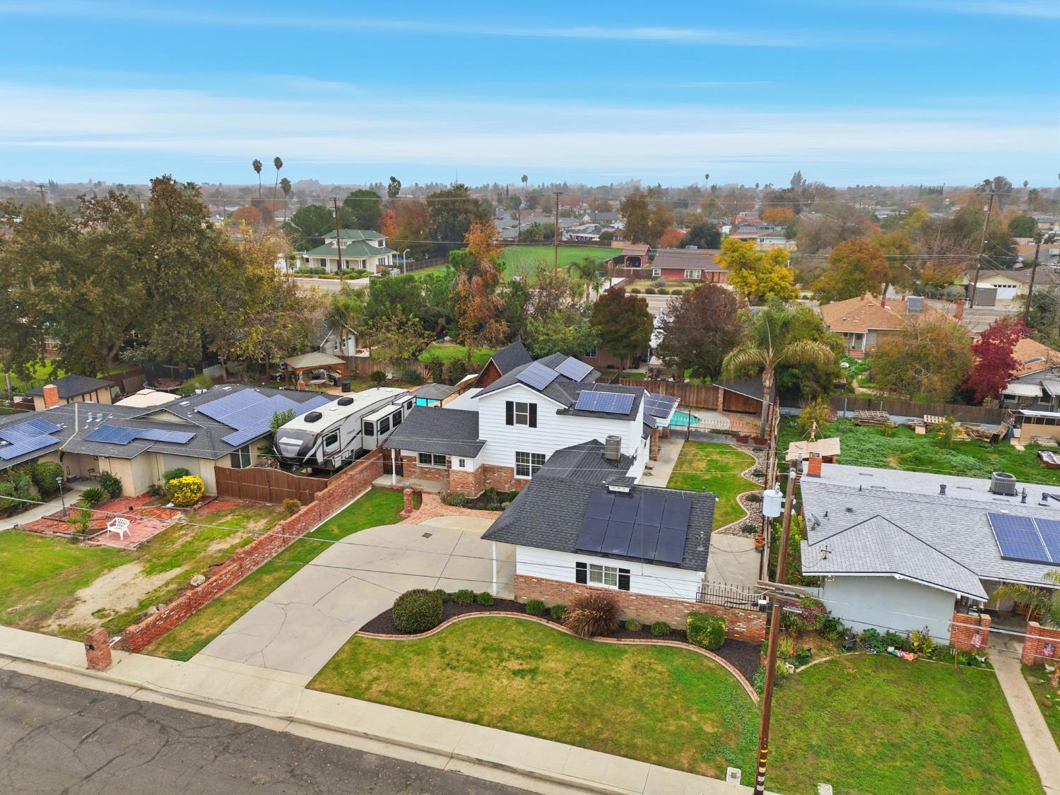 2111 Carter Way Hanford, CA 93230 - Photo 8 of 68