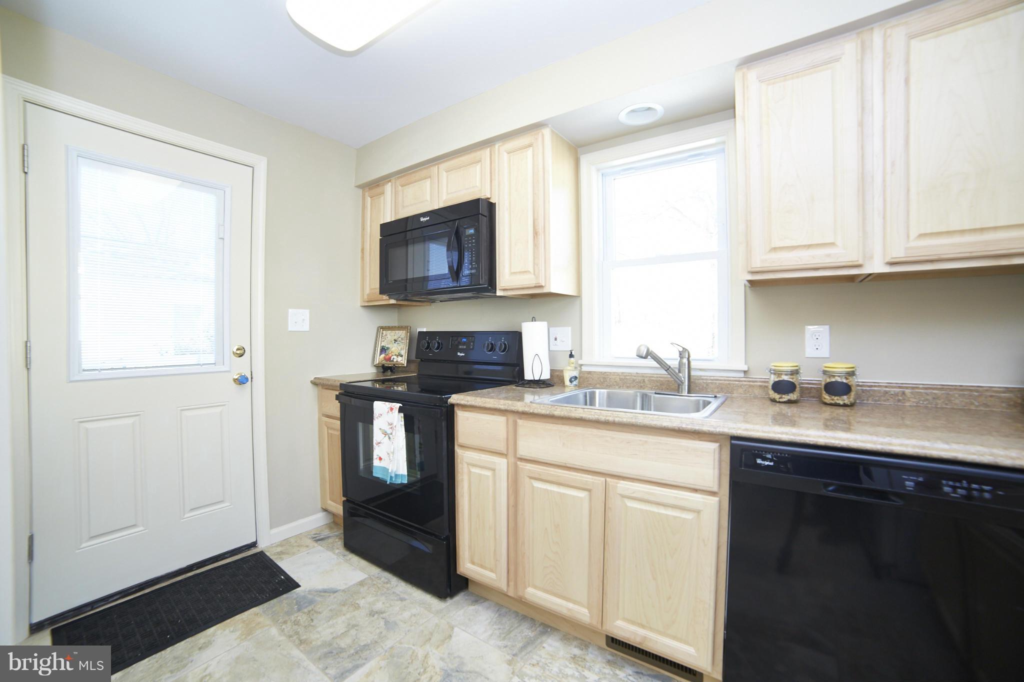 1616 Middleborough Road Baltimore, MD 21221 - Photo 15 of 30 Kitchen