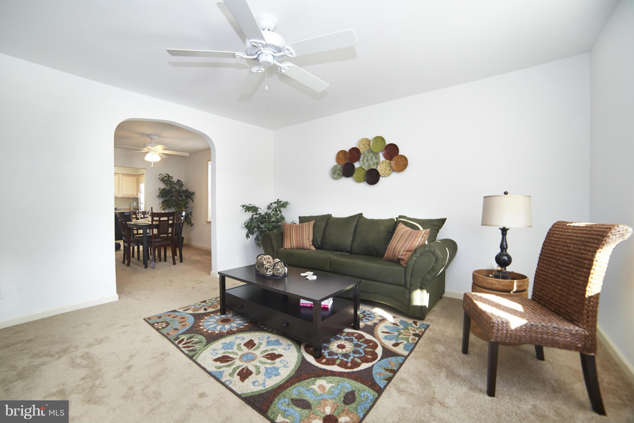 1616 Middleborough Road Baltimore, MD 21221 - Photo 7 of 30 Living Room