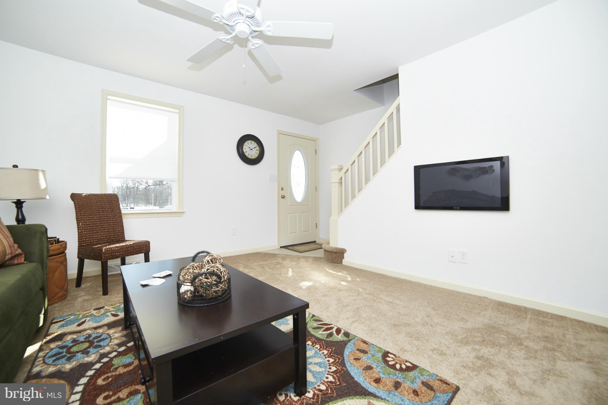 1616 Middleborough Road Baltimore, MD 21221 - Photo 8 of 30 Living Room