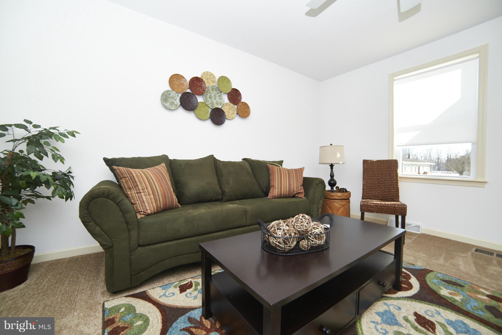 1616 Middleborough Road Baltimore, MD 21221 - Photo 10 of 30 Living Room