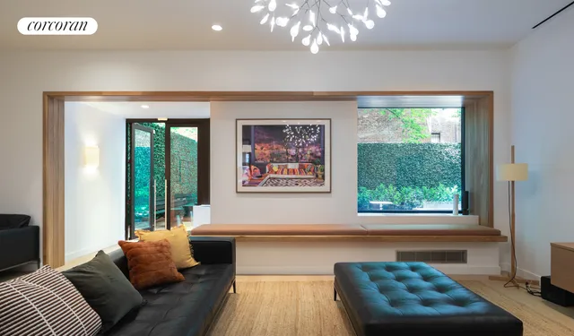 $1,195,000 | 234 East 46th Street, Unit 1204 | Midtown East