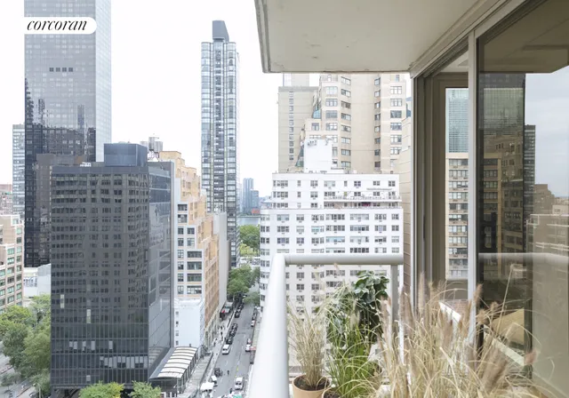 $1,195,000 | 234 East 46th Street, Unit 1204 | Midtown East