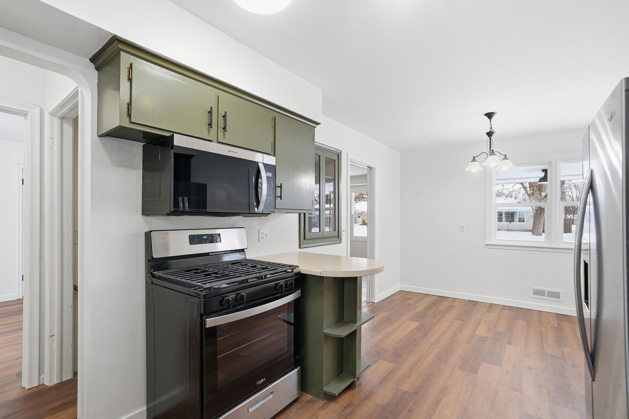 20685 Holiday Avenue Lakeville, MN 55044 - Photo 8 of 29