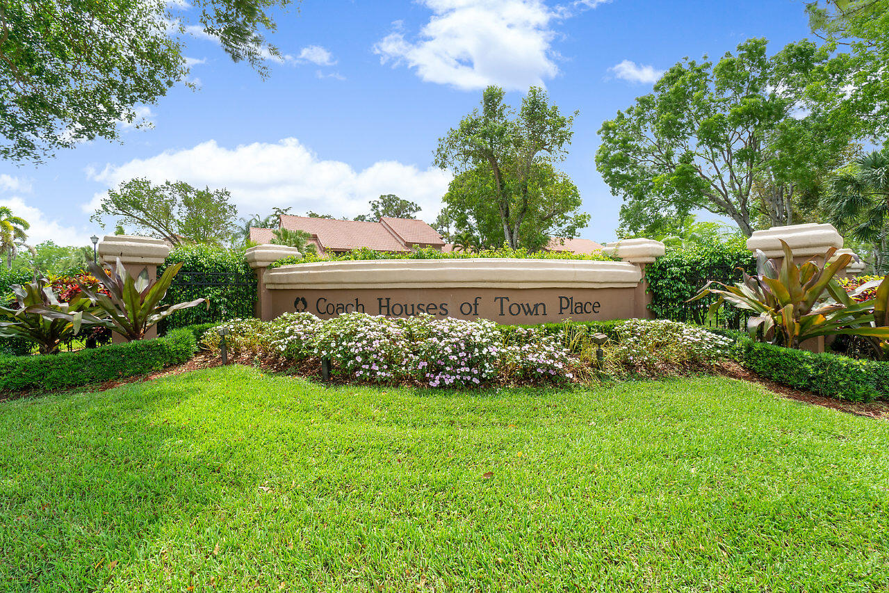 5791 Coach House Circle, Unit F Boca Raton, FL 33486 - Photo 3 of 4 030-5521CoachHouseCir-BocaRaton-FL-small