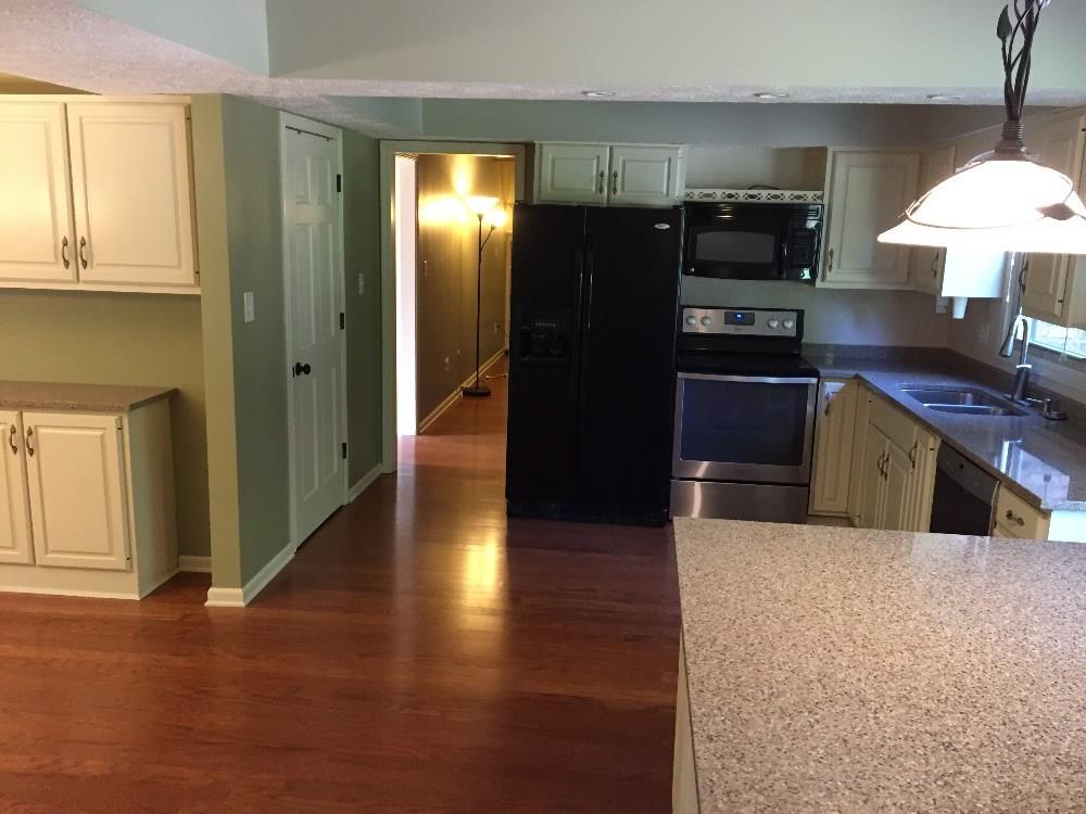 569 Cobblestone Road Avon, IN 46123 - Photo 13 of 23 Gallery Image 13