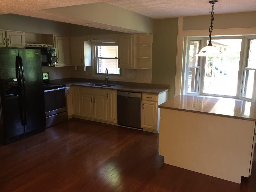 569 Cobblestone Road Avon, IN 46123 - Photo 10 of 23 Gallery Image 10