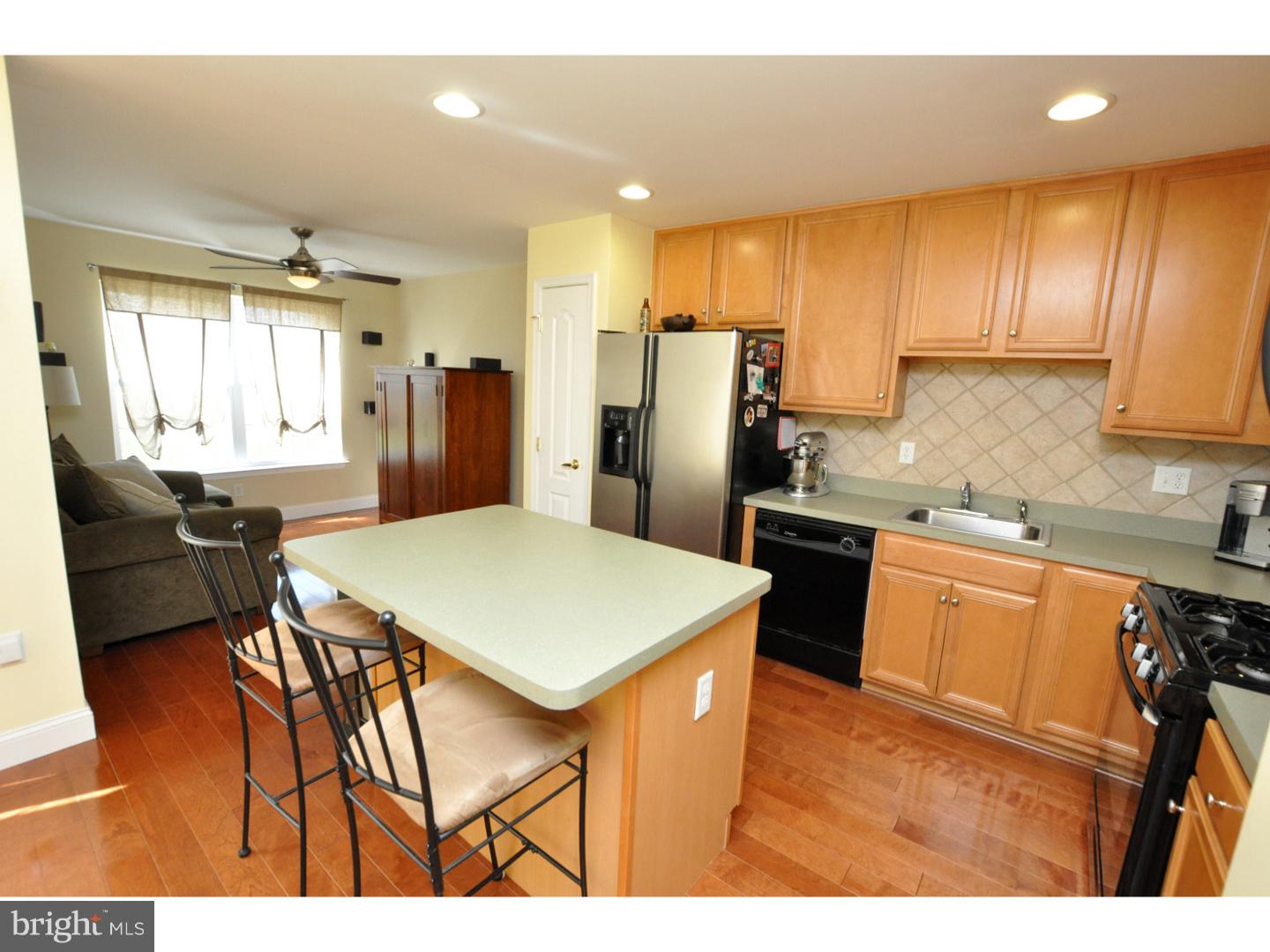 154 Castleton Road Delran, NJ 08075 - Photo 2 of 24 Kitchen