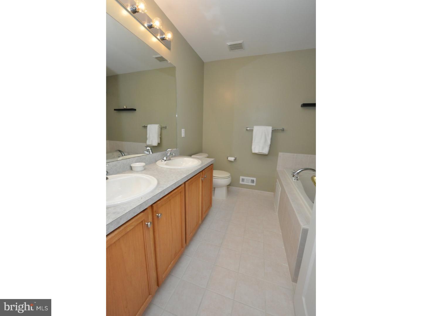 154 Castleton Road Delran, NJ 08075 - Photo 15 of 24 Master Bathroom