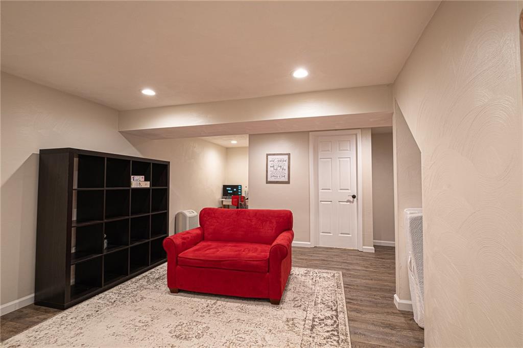 3013 Universal Road Pittsburgh, PA 15235 - Photo 15 of 21 Gallery Image 15