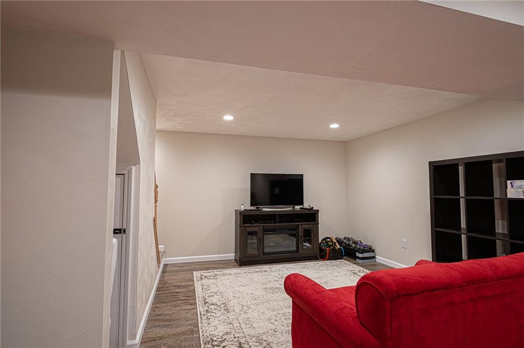 3013 Universal Road Pittsburgh, PA 15235 - Photo 16 of 21 Gallery Image 16