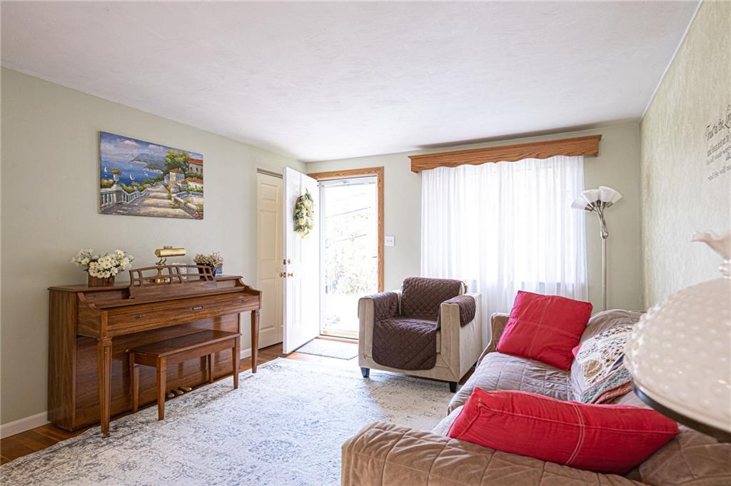 3013 Universal Road Pittsburgh, PA 15235 - Photo 3 of 21 Gallery Image 3