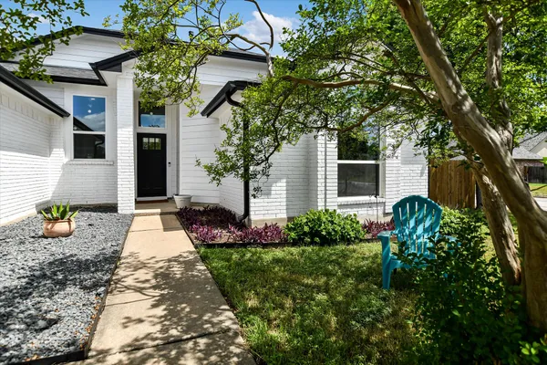 a house view with a outdoor space