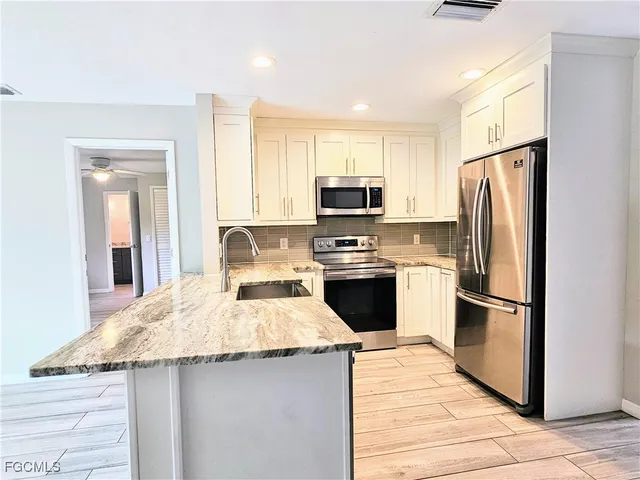 $1,650 | 523 Southeast 24th Avenue, Unit A, Cape Coral, FL 33990