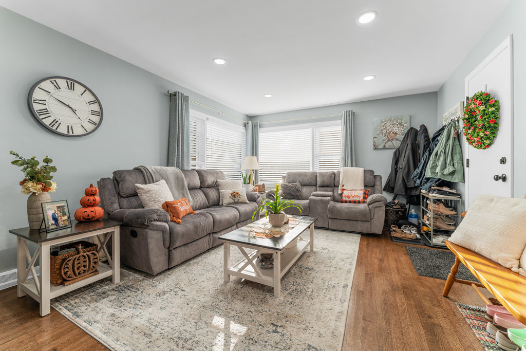 10537 Austin Avenue Chicago Ridge, IL 60415 - Photo 5 of 32 Gallery Image 5