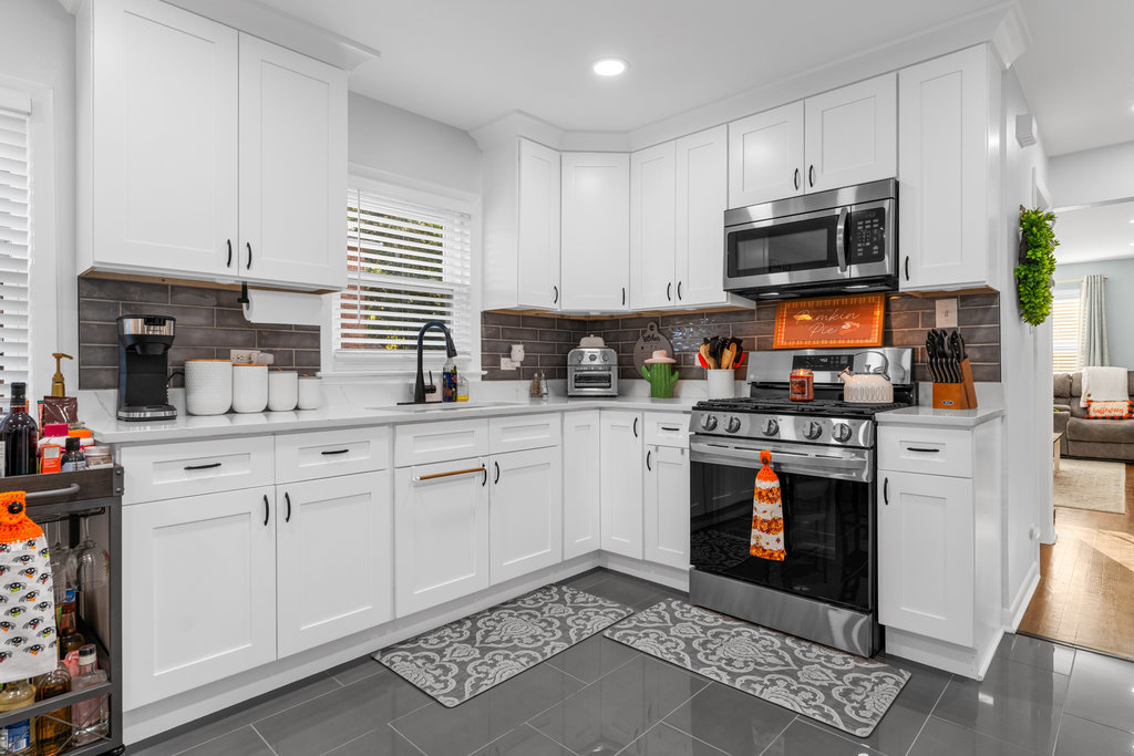 10537 Austin Avenue Chicago Ridge, IL 60415 - Photo 8 of 32 Gallery Image 8