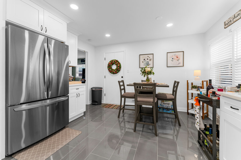 10537 Austin Avenue Chicago Ridge, IL 60415 - Photo 9 of 32 Gallery Image 9