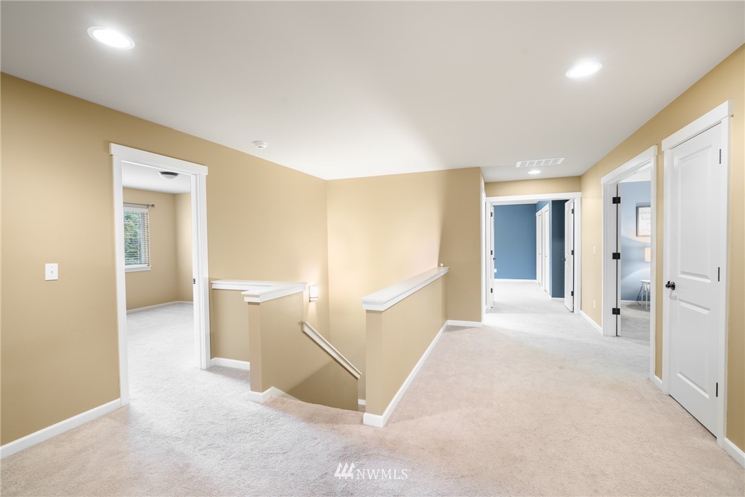 2202 Jones Avenue Northeast Renton, WA 98056 - Photo 13 of 25 Gallery Image 13
