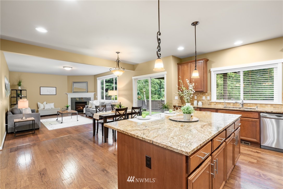 2202 Jones Avenue Northeast Renton, WA 98056 - Photo 5 of 25 Gallery Image 5