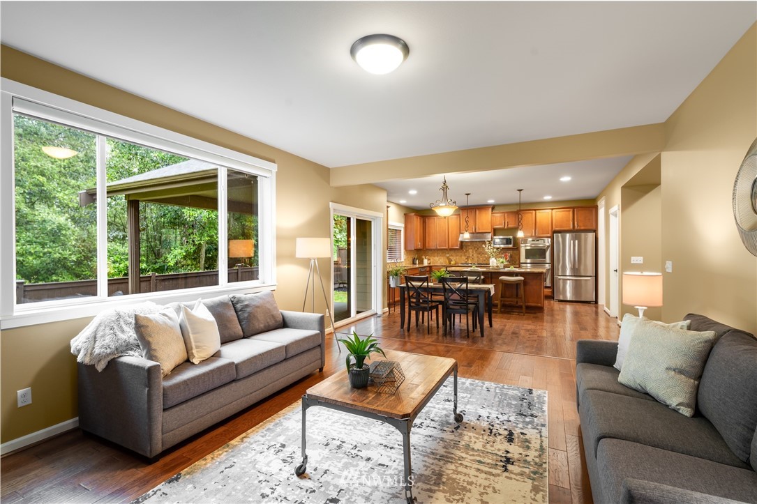 2202 Jones Avenue Northeast Renton, WA 98056 - Photo 7 of 25 Gallery Image 7