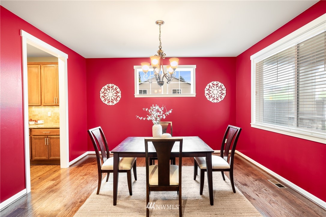 2202 Jones Avenue Northeast Renton, WA 98056 - Photo 9 of 25 Gallery Image 9