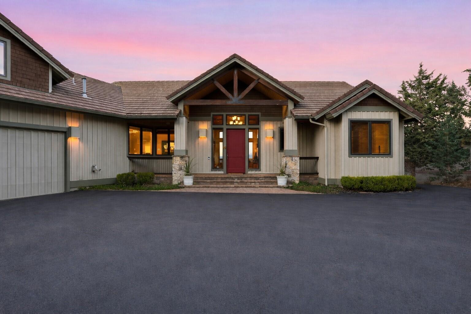 631 Sundance Ridge Court Redmond, OR 97756 - Photo 14 of 61 a front view of a house with yard