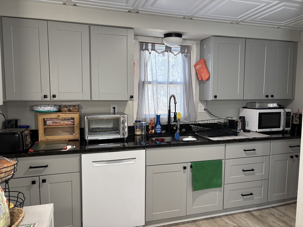 76 South Street Ware, MA 01082 - Photo 7 of 40 Gallery Image 7