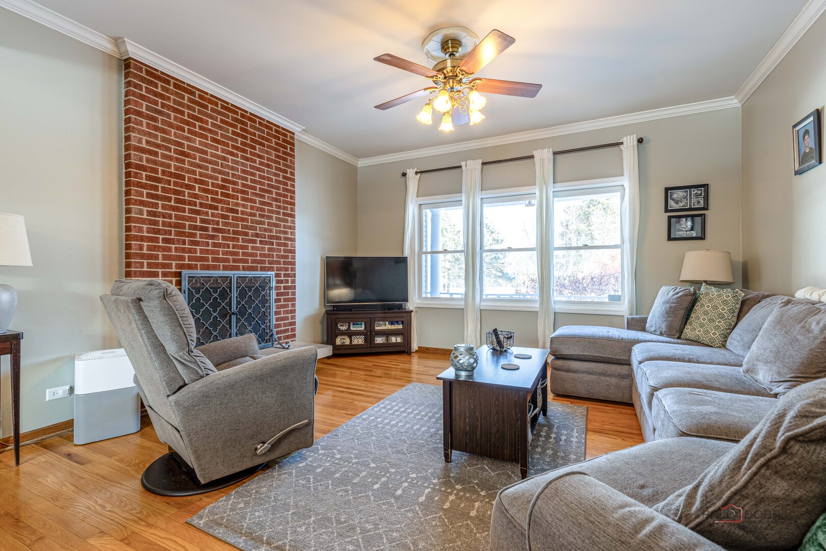 25900 North St Marys Road Libertyville, IL 60048 - Photo 20 of 56 a living room with furniture and a large window